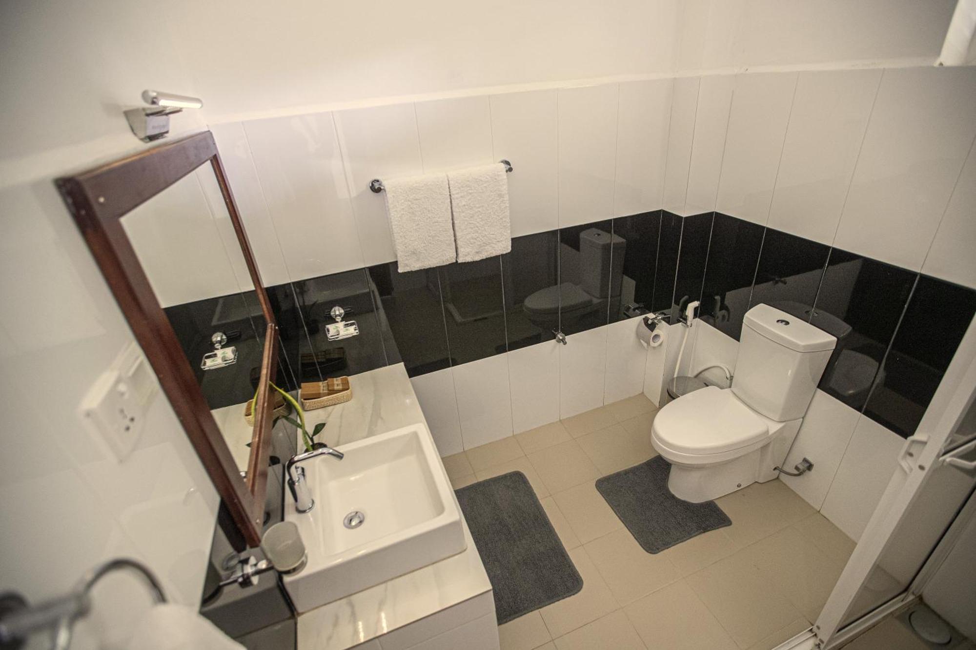 אלה Hotel Onrock מראה חיצוני תמונה