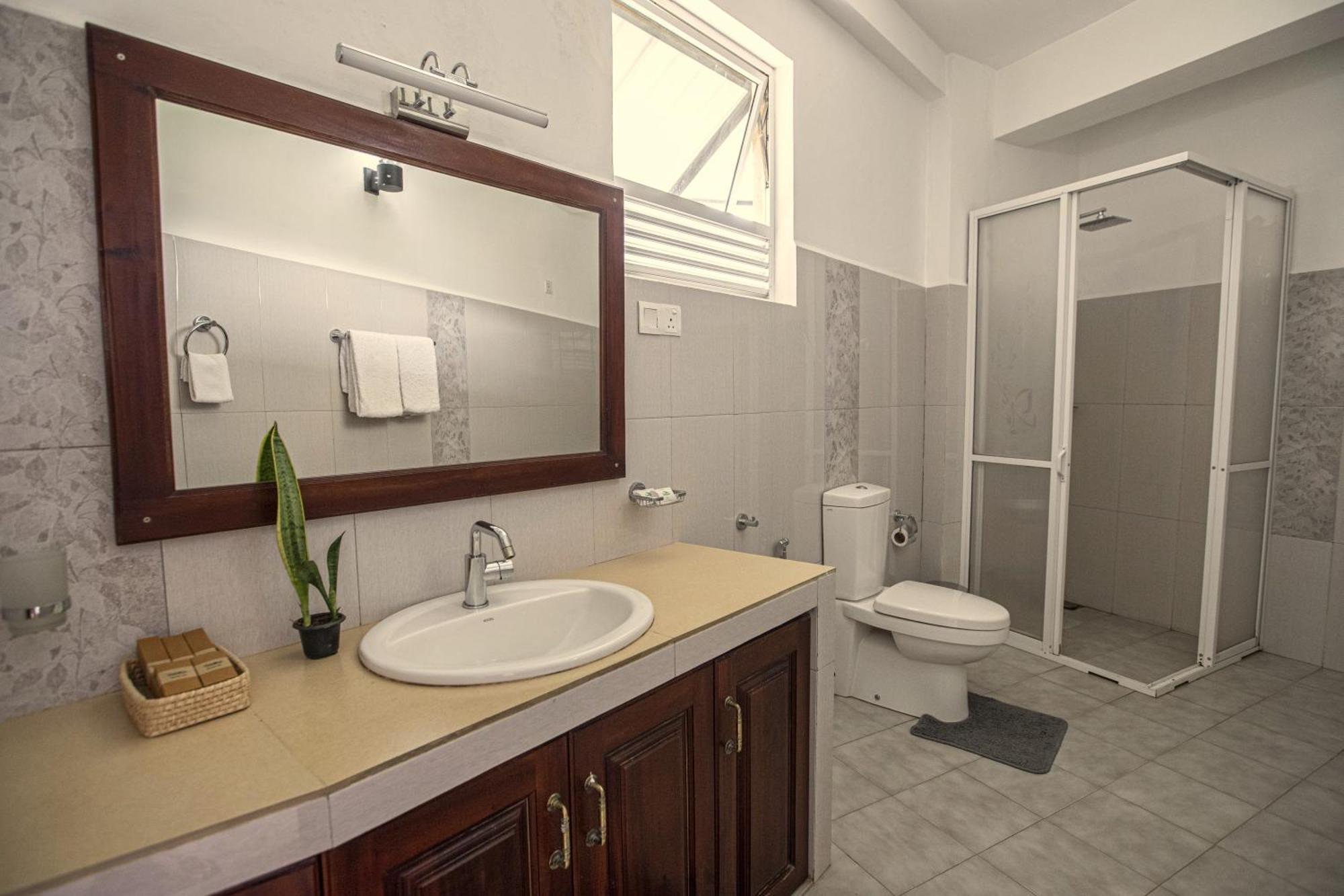 אלה Hotel Onrock מראה חיצוני תמונה